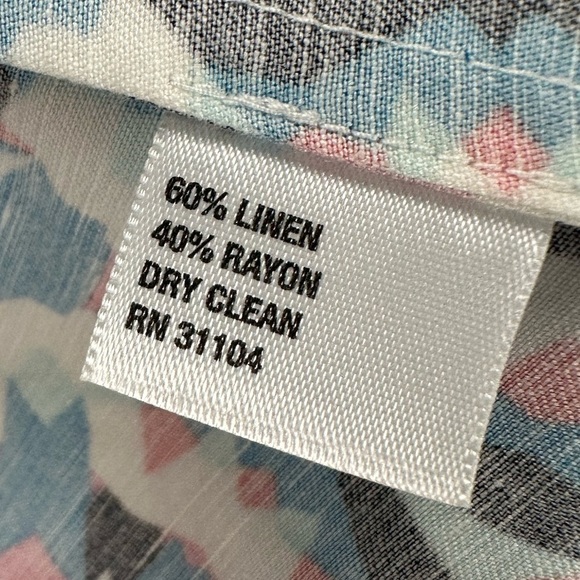 Crown & Ivy Bali Adventure Geometric Mandala Print Sleeveless Shift Dress - Picture 9 of 10